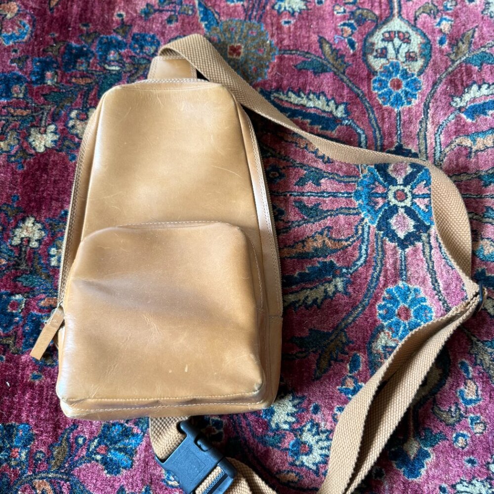 ABLE Rosa Sling Bag – Whiskey Leather - Picture 5 of 5